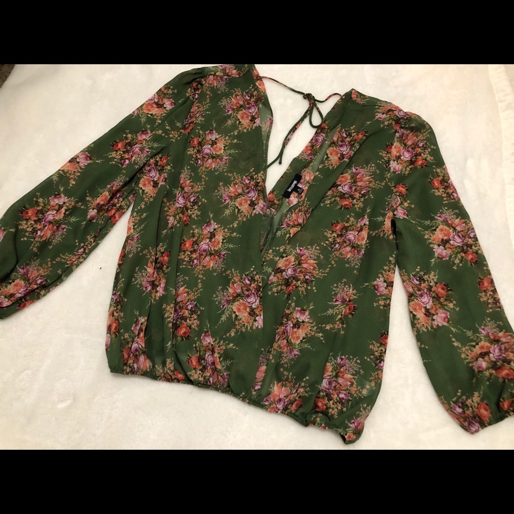 Super nice green blouse with very elegant flower